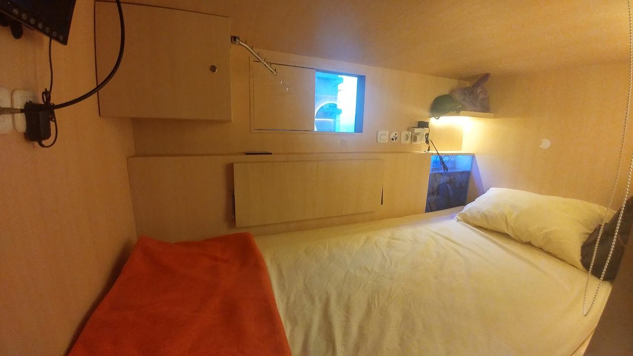 Inap At Capsule Hostel Bandung Ngoại thất bức ảnh